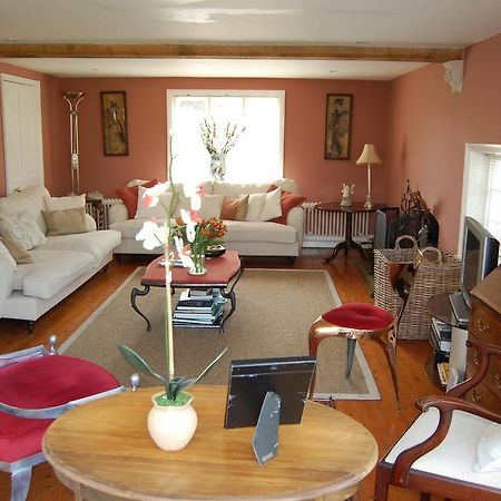 Pickwick House Bed & Breakfast Stoke by Clare Exterior photo